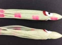 North Pacific OCTOPUS 4-1/4" M110L (Razzberry Ripple) Hoochies